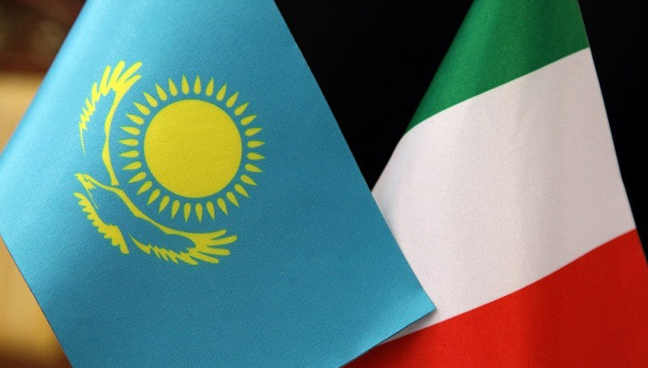 Казахстан и Италия, флаги