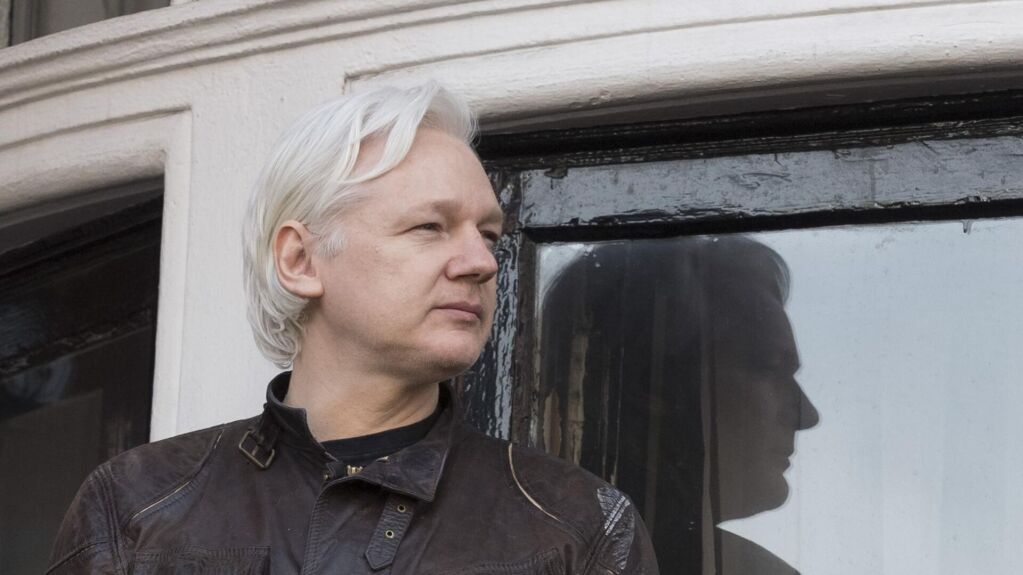 Основатель интернет-ресурса WikiLeaks Джулиан Ассанж вышел из британской тюрьмы