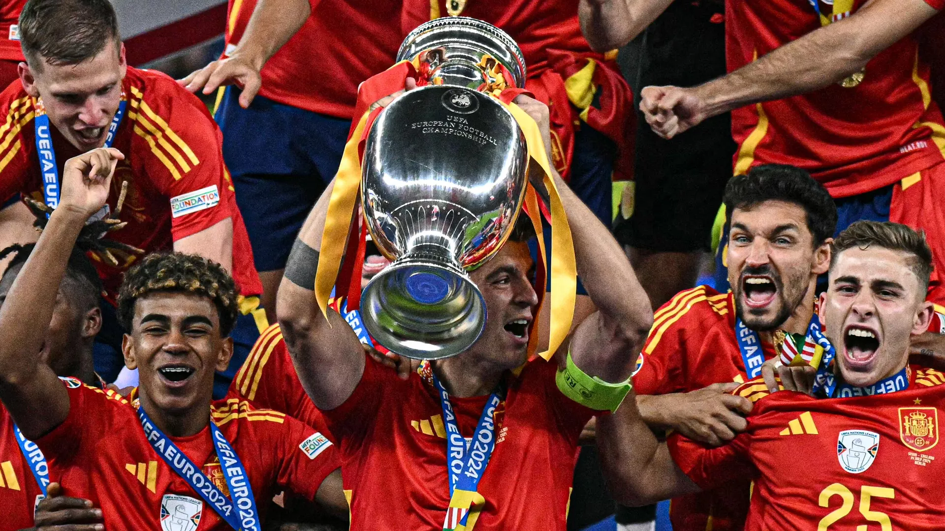 Четвертый раз в истории: Испания стала чемпионом Европы по футболу