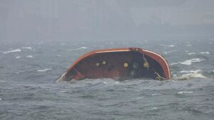 Танкер с 1,4 млн литров мазута затонул у Филиппин